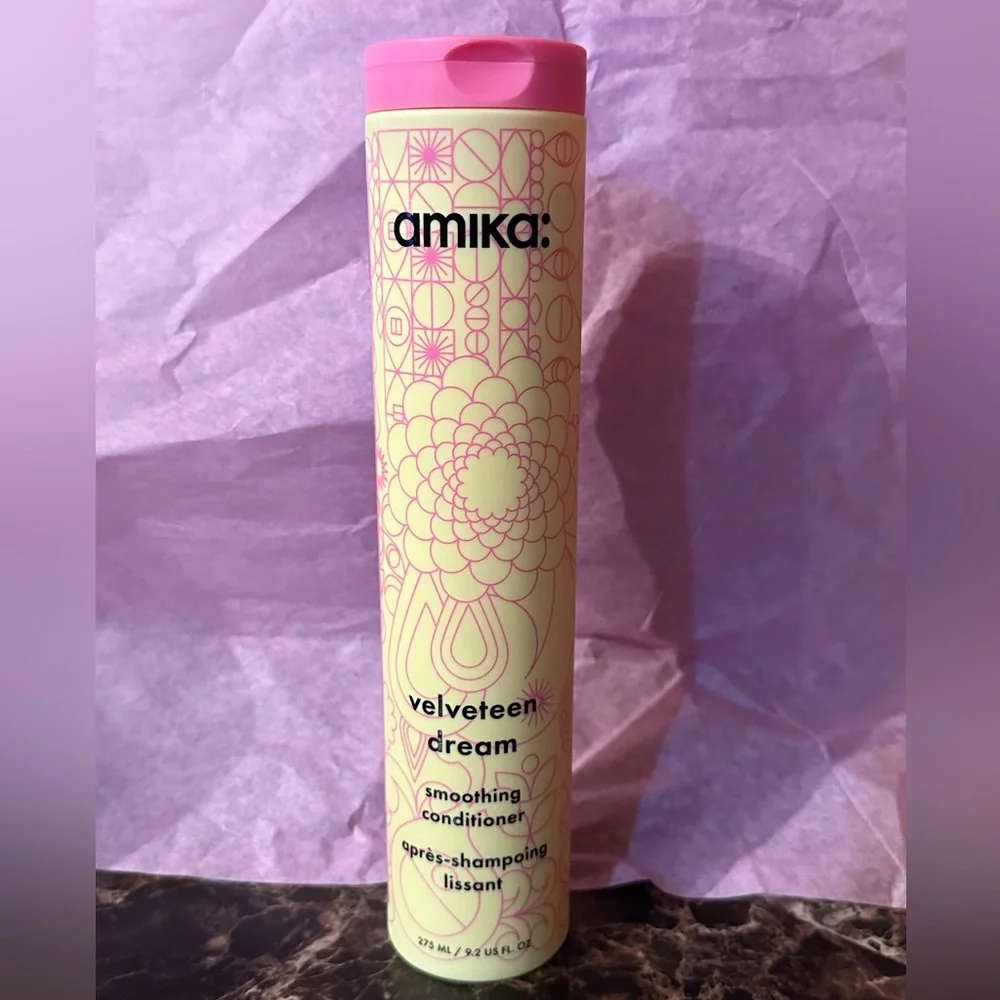 Amika Velveteen Dream Smoothing Conditioner 9.2oz